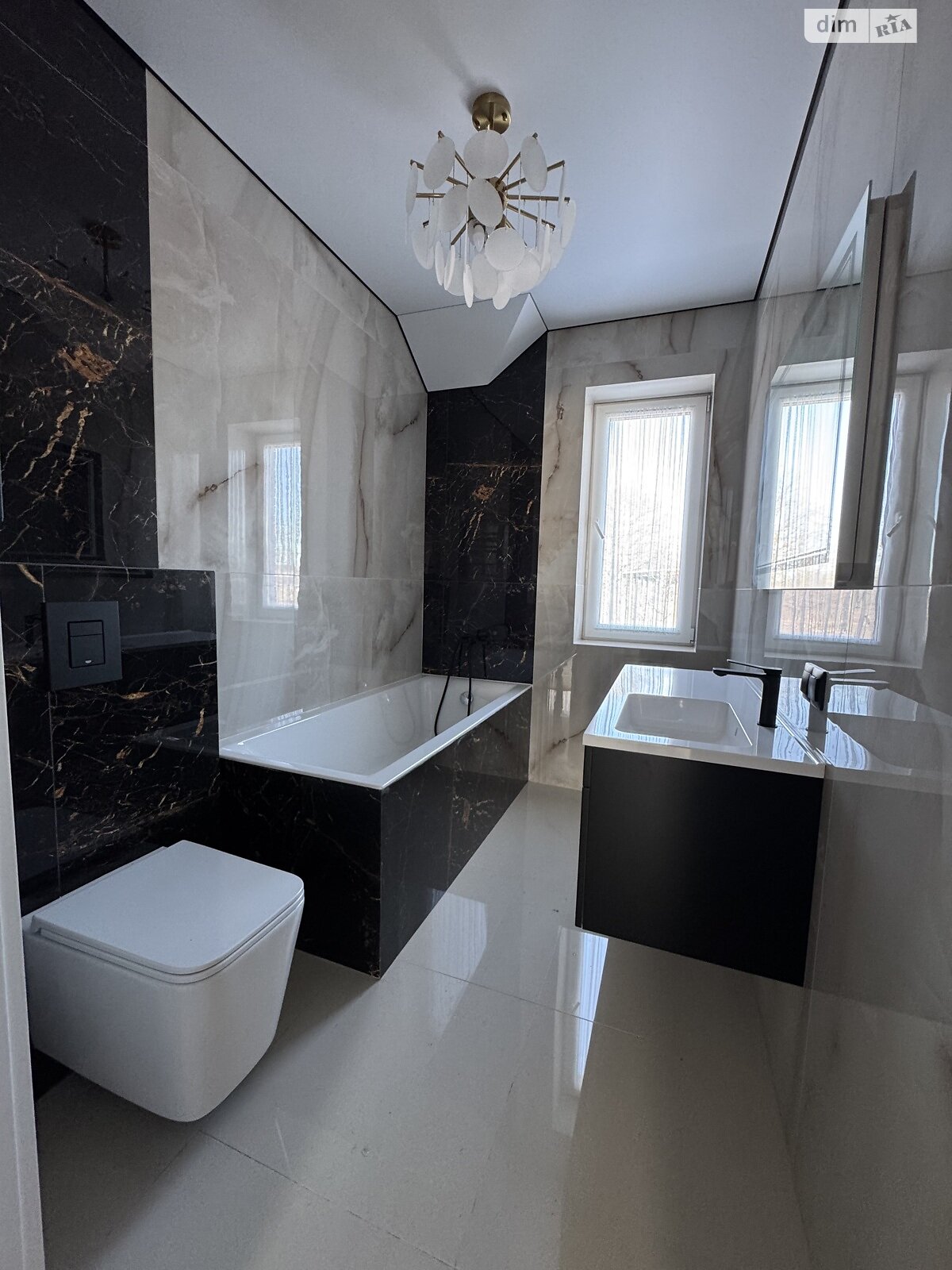 двухэтажный дуплекс, 105 кв. м, кирпич. Продажа в Зарванцах фото 1