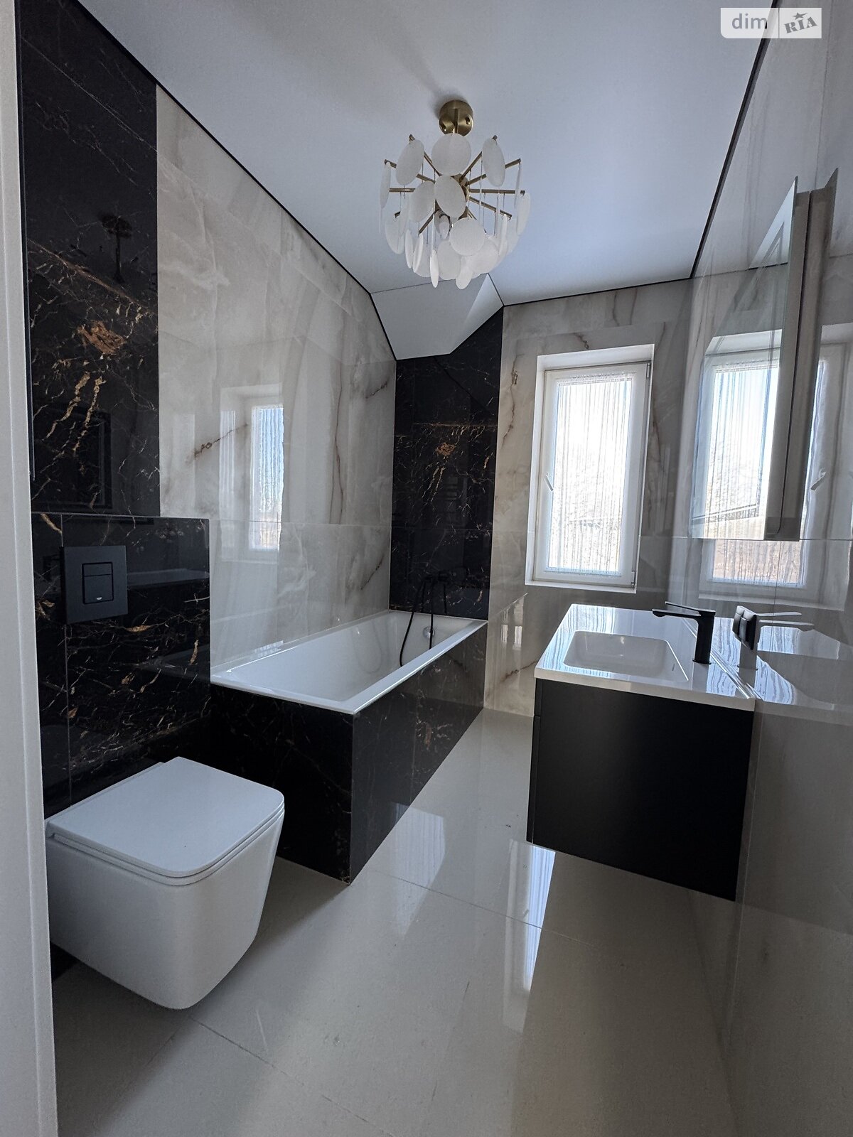 двухэтажный дуплекс, 105 кв. м, кирпич. Продажа в Зарванцах фото 1