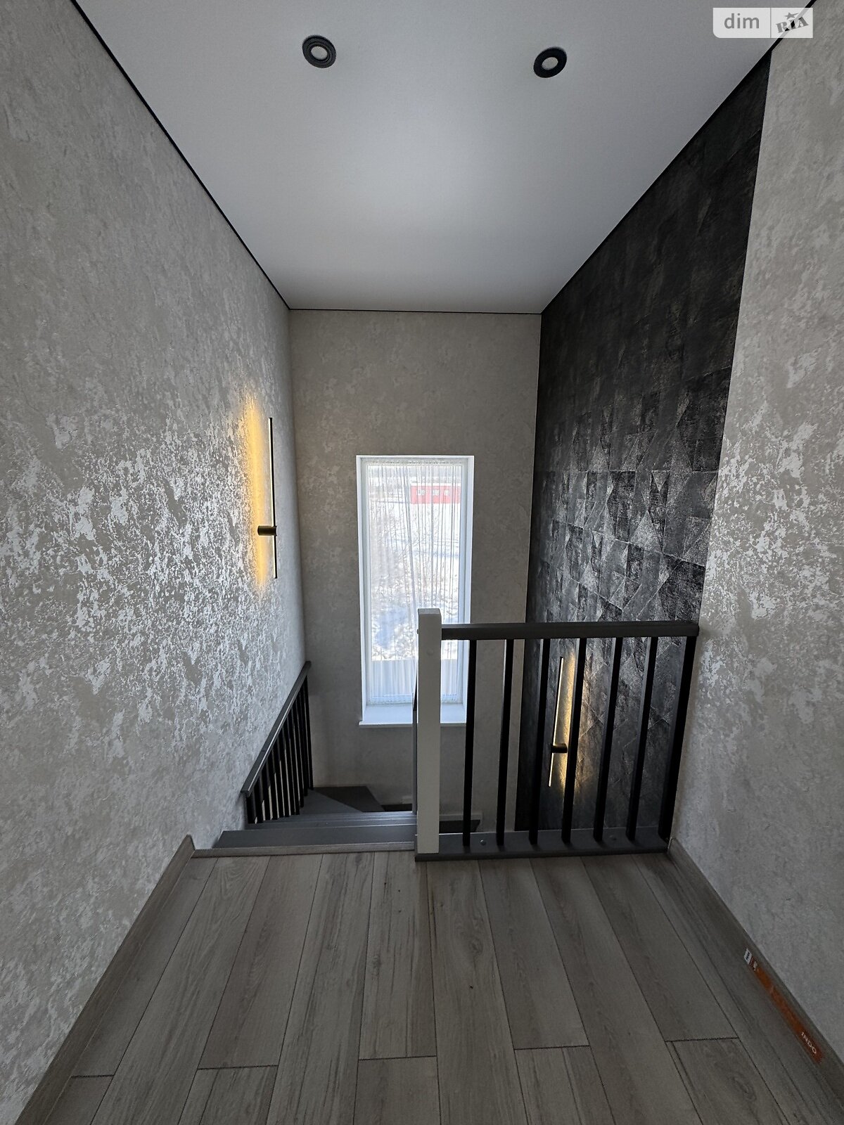 двухэтажный дуплекс, 105 кв. м, кирпич. Продажа в Зарванцах фото 1