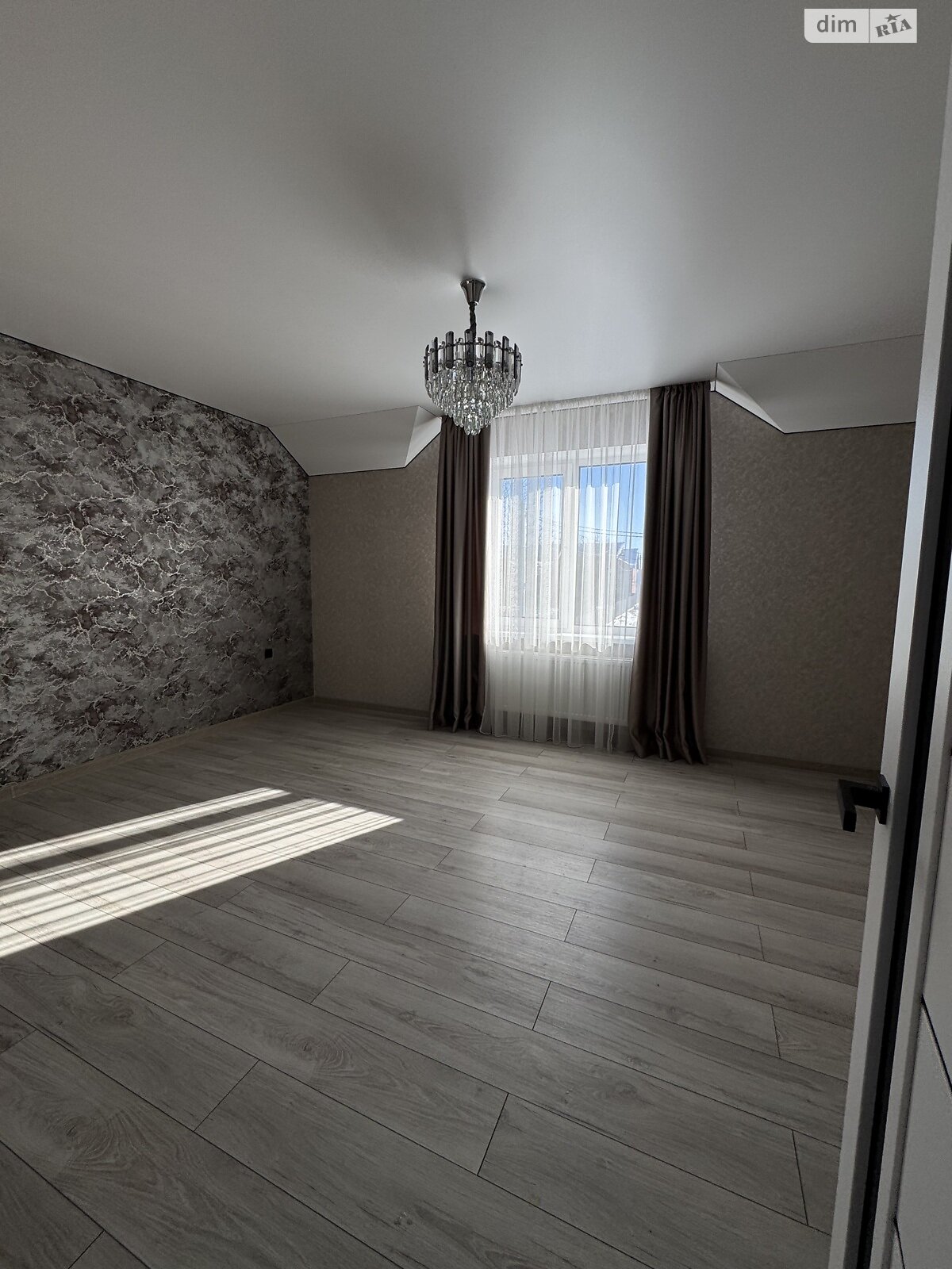 двухэтажный дуплекс, 105 кв. м, кирпич. Продажа в Зарванцах фото 1