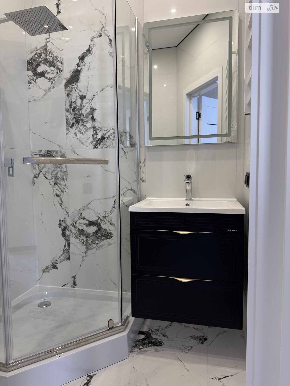 двухэтажный дуплекс, 105 кв. м, кирпич. Продажа в Зарванцах фото 1