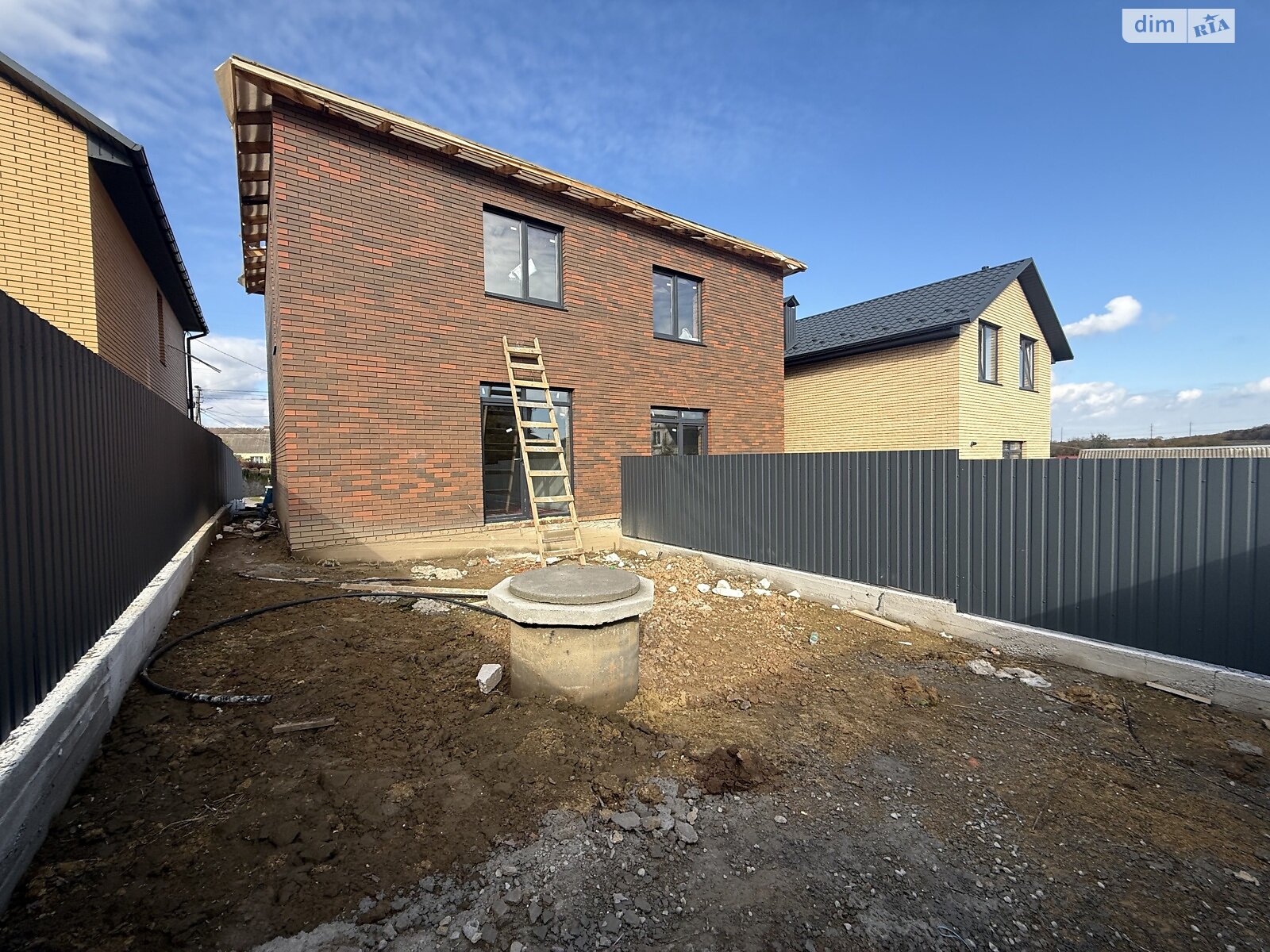 двухэтажный дуплекс, 85 кв. м, кирпич. Продажа в Зарванцах фото 1