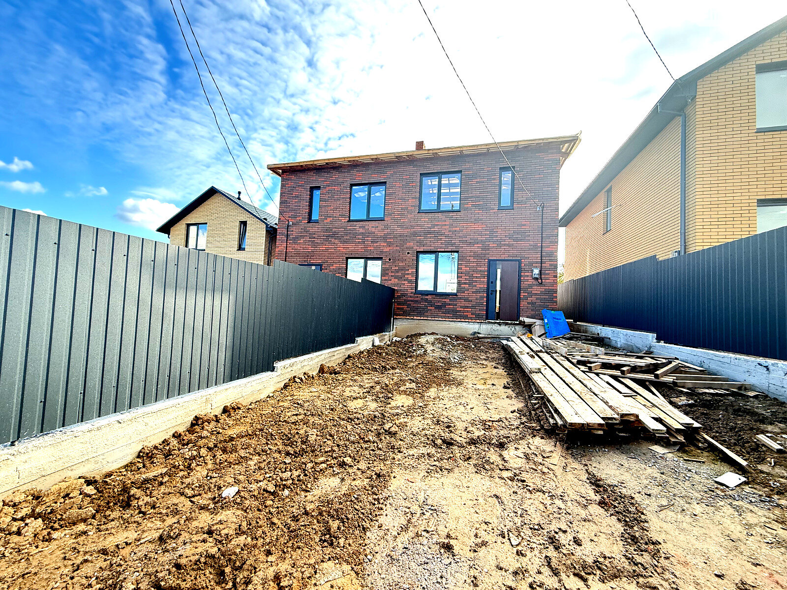 двухэтажный дуплекс, 85 кв. м, кирпич. Продажа в Зарванцах фото 1