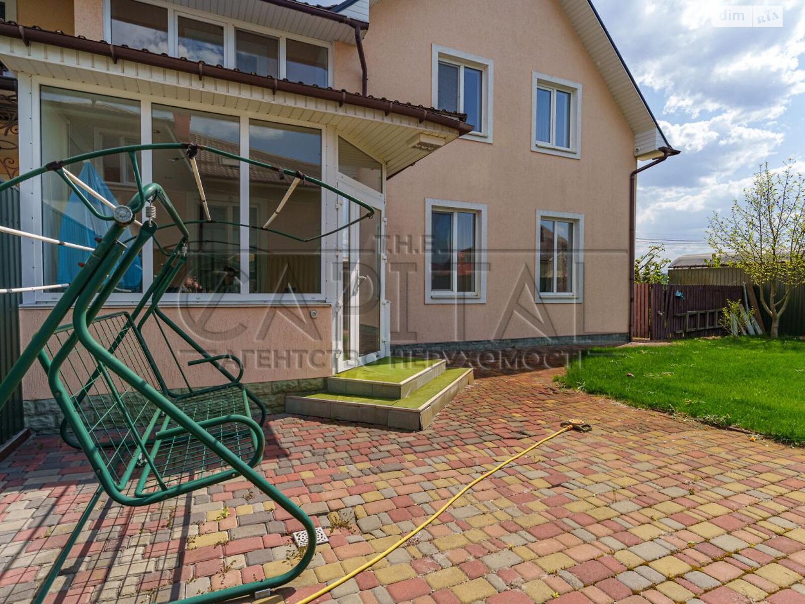 двухэтажный дуплекс, 224.3 кв. м, кирпич. Продажа в Здоровке фото 1 двухэтажный дуплекс, 224.3 кв. м, кирпич. Продажа в Здоровке фото 1