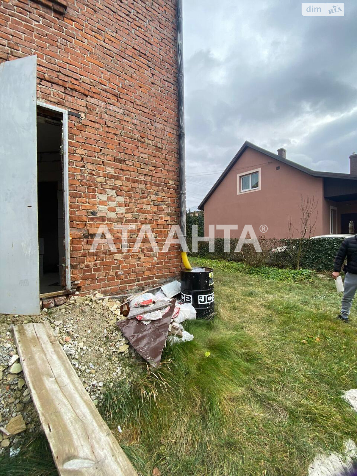 двухэтажный дуплекс, 140 кв. м, кирпич. Продажа в Зимней Воде фото 1