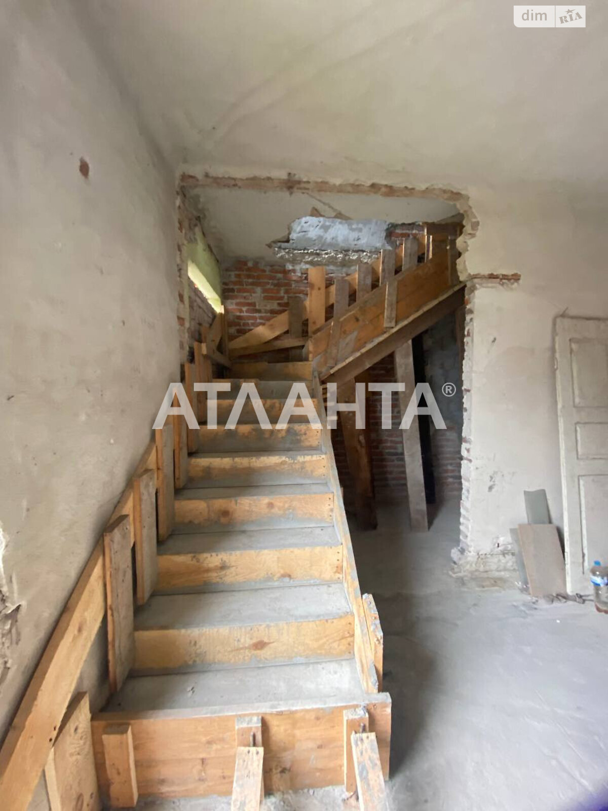 двухэтажный дуплекс, 140 кв. м, кирпич. Продажа в Зимней Воде фото 1