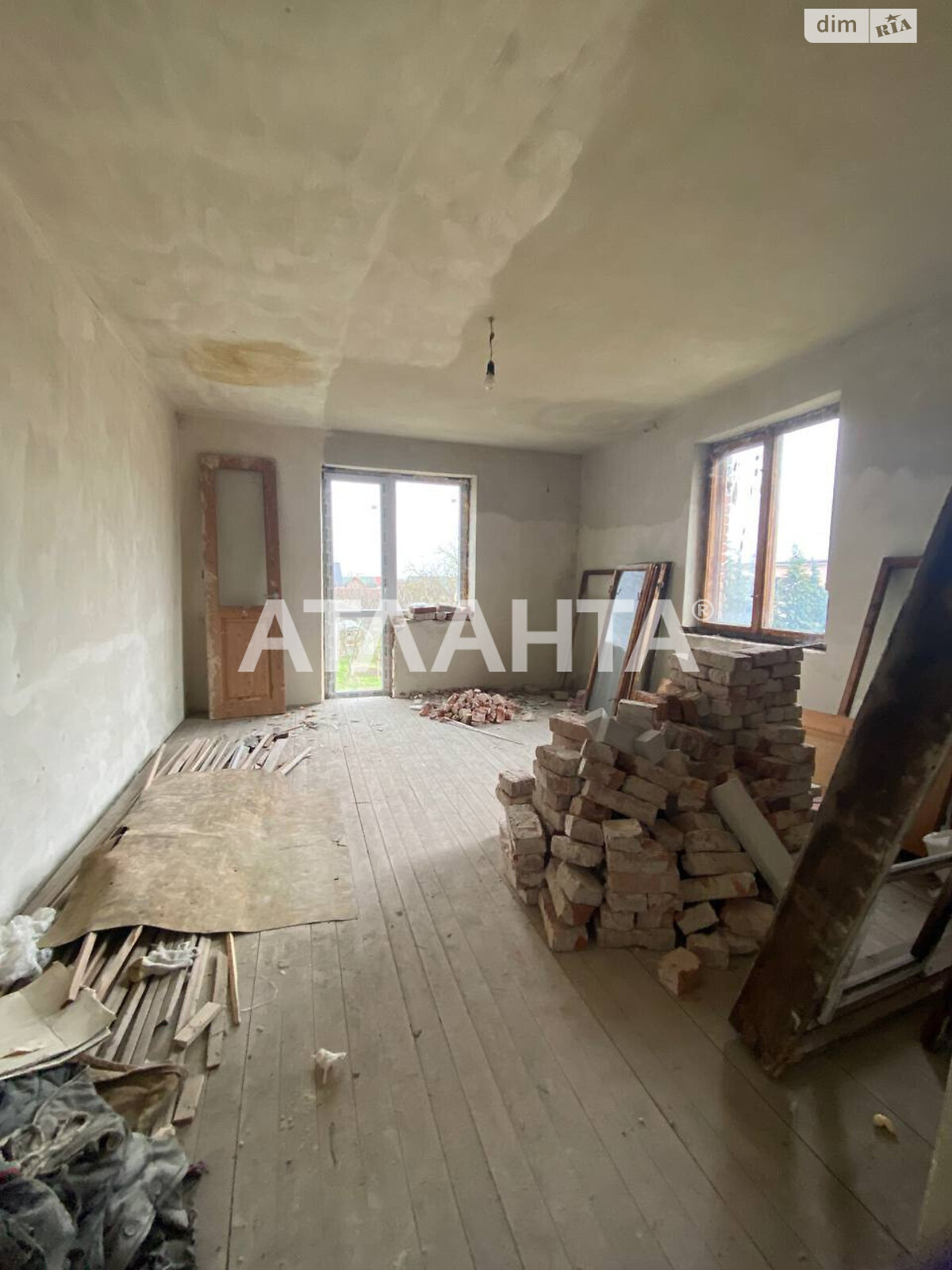 двухэтажный дуплекс, 140 кв. м, кирпич. Продажа в Зимней Воде фото 1