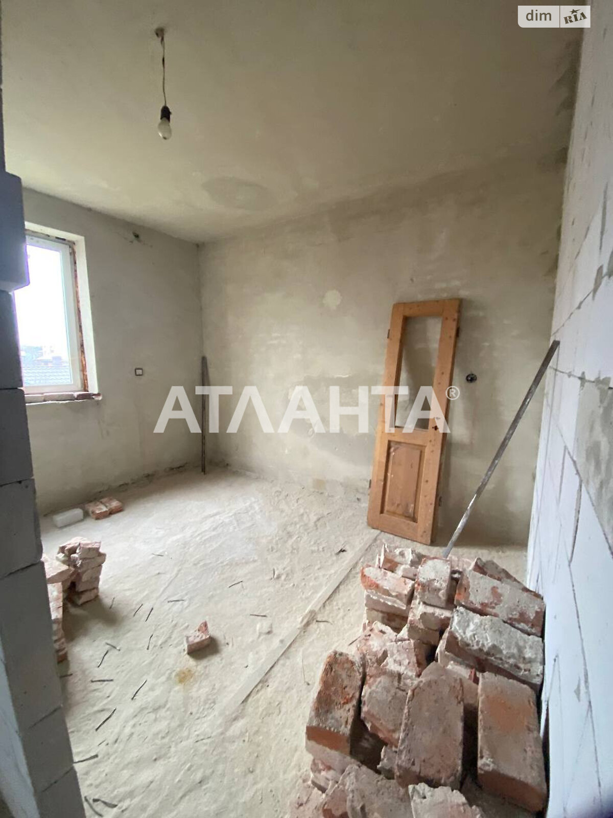 двухэтажный дуплекс, 140 кв. м, кирпич. Продажа в Зимней Воде фото 1