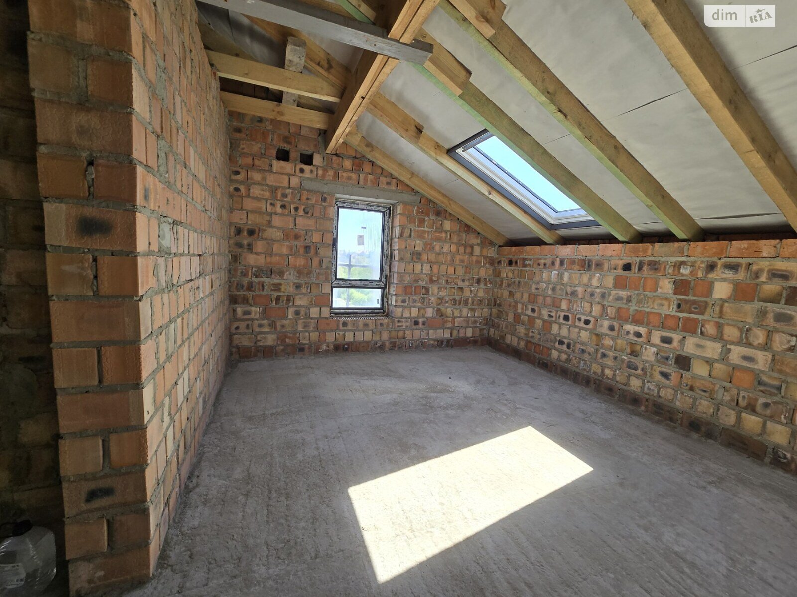 трехэтажный дуплекс, 146 кв. м, кирпич. Продажа в Зубре фото 1 трехэтажный дуплекс, 146 кв. м, кирпич. Продажа в Зубре фото 1