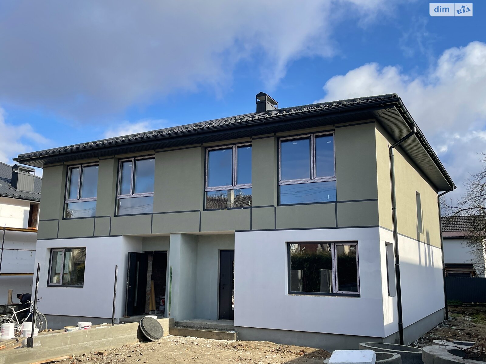 двухэтажный дуплекс, 110 кв. м, кирпич. Продажа в Зымна Вода фото 1