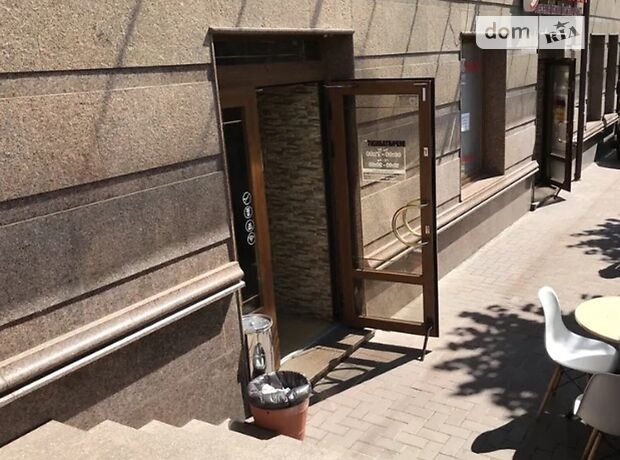 Бар, кафе, ресторан в Черновцах, продажа по Героев Майдана улица 7, район Героев Майдана, цена: 5 000 долларов за объект фото 1 Бар, кафе, ресторан в Черновцах, продажа по Героев Майдана улица 7, район Героев Майдана, цена: 5 000 долларов за объект фото 1