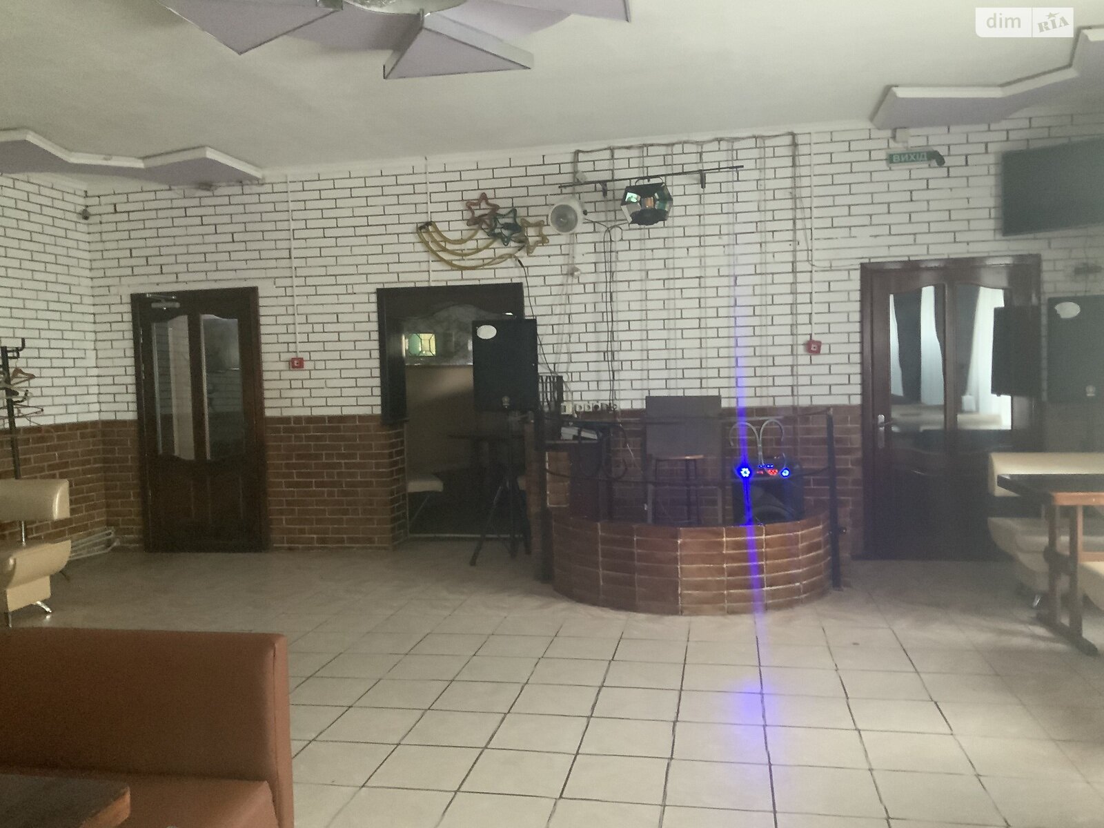 Коммерческое помещение в Александрии, продажа по Гетмана Мазепы (Героев Сталинграда) улица, район Александрия, цена: 300 долларов за объект фото 1 Коммерческое помещение в Александрии, продажа по Гетмана Мазепы (Героев Сталинграда) улица, район Александрия, цена: 300 долларов за объект фото 1