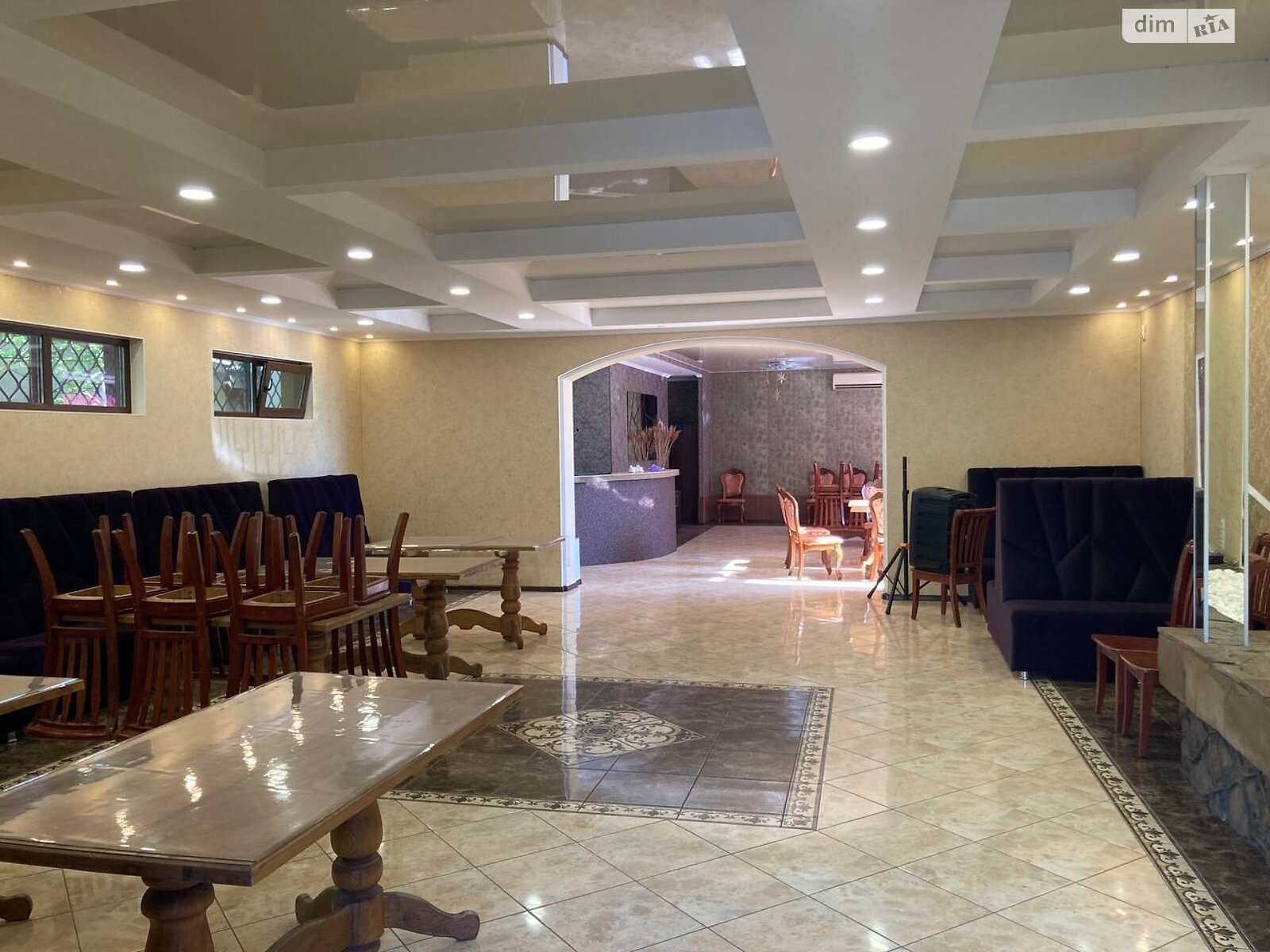 Коммерческое помещение в Баре, Памяти площадь 19А, цена: продажи 322 000 долларов за объект фото 1 Коммерческое помещение в Баре, Памяти площадь 19А, цена продажи: 322 000 долларов за объект фото 1