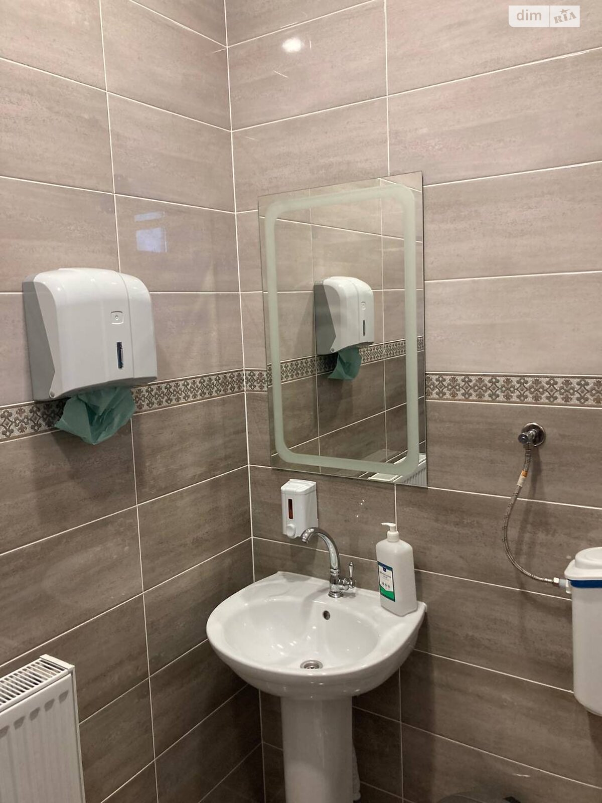 Коммерческое помещение в Баре, Памяти площадь 19А, цена: продажи 322 000 долларов за объект фото 1 Коммерческое помещение в Баре, Памяти площадь 19А, цена продажи: 322 000 долларов за объект фото 1