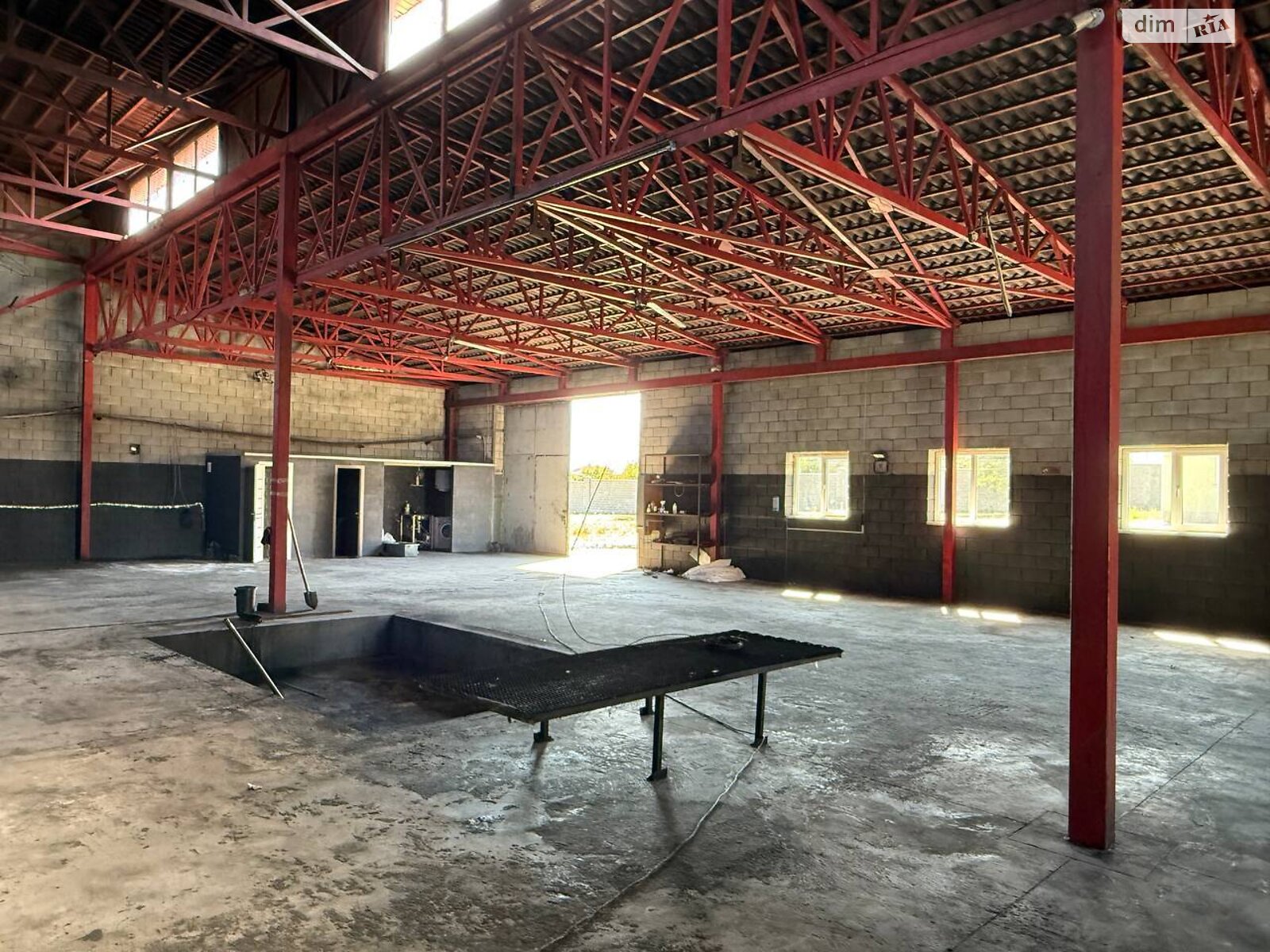 Коммерческое помещение в Башмачке, вулиця Осипенко, цена: продажи 850 000 долларов за объект фото 1 Коммерческое помещение в Башмачке, вулиця Осипенко, цена продажи: 850 000 долларов за объект фото 1