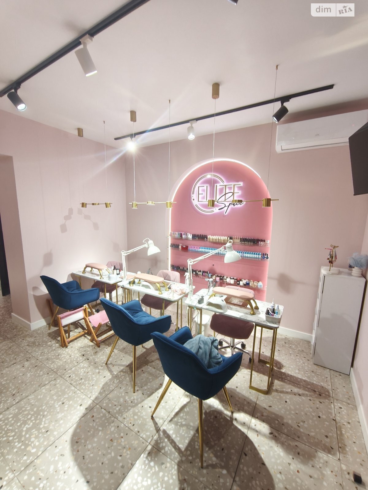 Комерційне приміщення в Березині, Райдужна вулиця 100, ціна продажу: 190 000 доларів за об’єкт фото 1