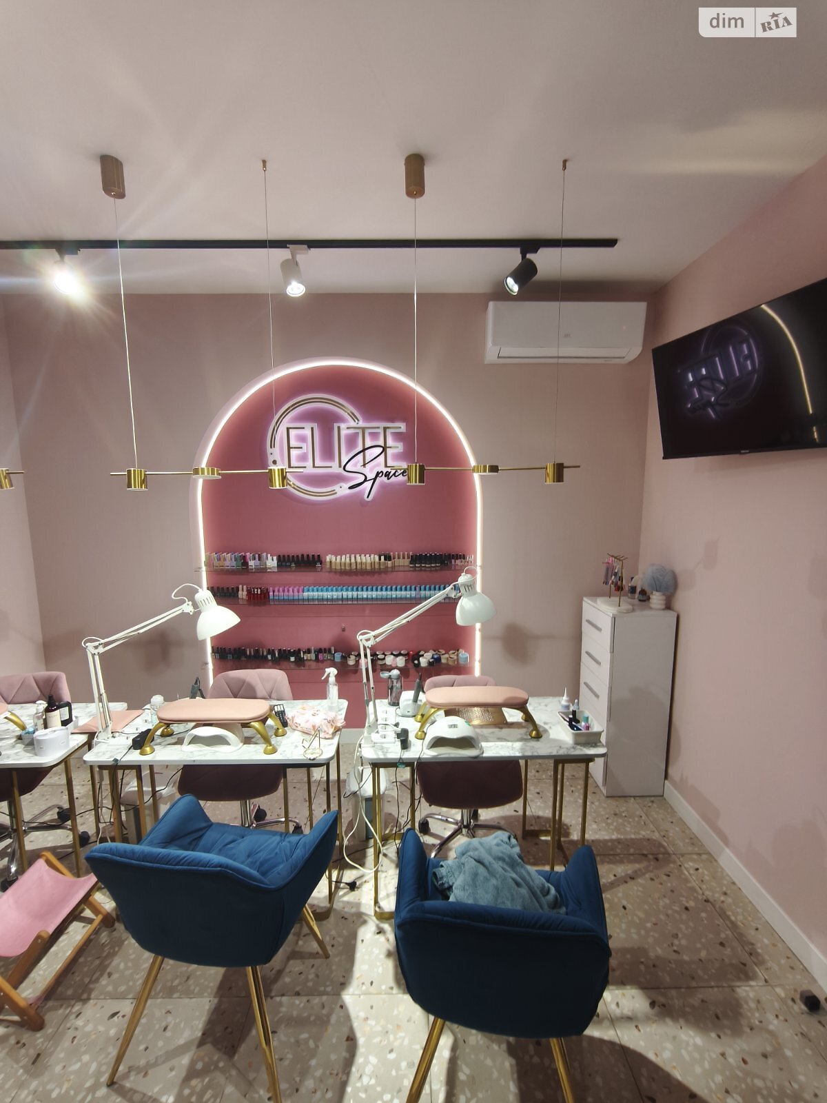 Комерційне приміщення в Березині, Райдужна вулиця 100, ціна продажу: 190 000 доларів за об’єкт фото 1