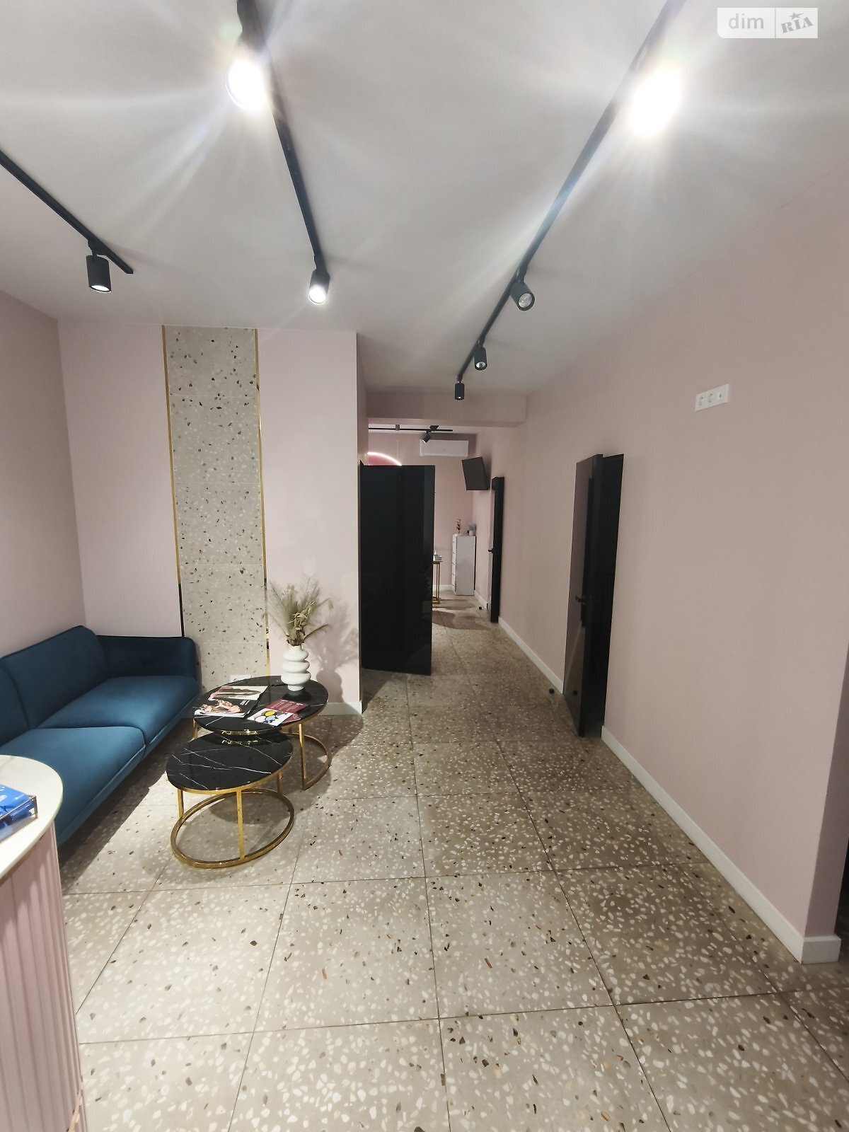 Комерційне приміщення в Березині, Райдужна вулиця 100, ціна продажу: 190 000 доларів за об’єкт фото 1