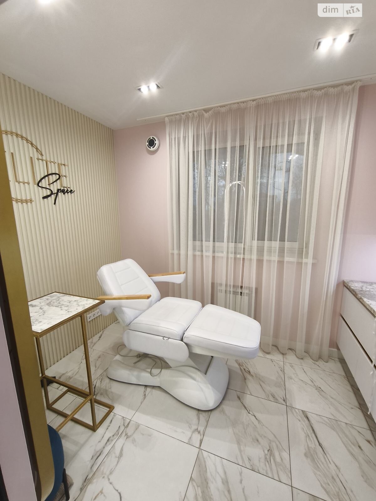 Комерційне приміщення в Березині, Райдужна вулиця 100, ціна продажу: 190 000 доларів за об’єкт фото 1