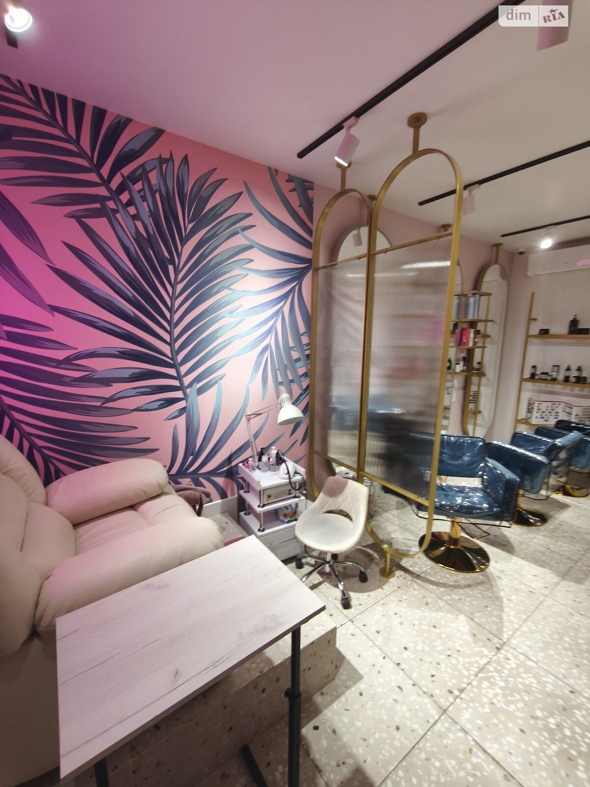 Комерційне приміщення в Березині, Райдужна вулиця 100, ціна продажу: 190 000 доларів за об’єкт фото 1