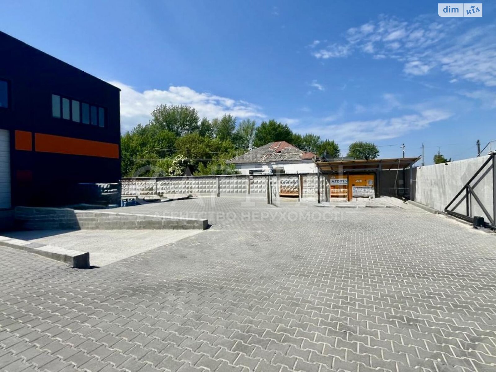 Комерційне приміщення в Березівці, Житомирська вулиця, ціна продажу: 1 300 000 доларів за об’єкт фото 1 Комерційне приміщення в Березівці, Житомирська вулиця, ціна продажу: 1 300 000 доларів за об’єкт фото 1