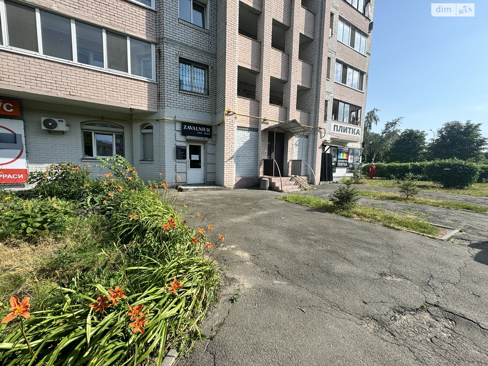 Коммерческое помещение в Буче, Богдана Хмельницкого бульвар 4, цена: продажи 110 000 долларов за объект фото 1 Коммерческое помещение в Буче, Богдана Хмельницкого бульвар 4, цена продажи: 110 000 долларов за объект фото 1
