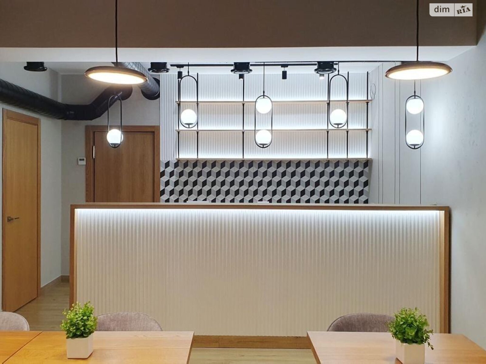 Коммерческое помещение в Буковеле, Вишни урочище, цена продажи: 1 350 000 долларов за объект фото 1