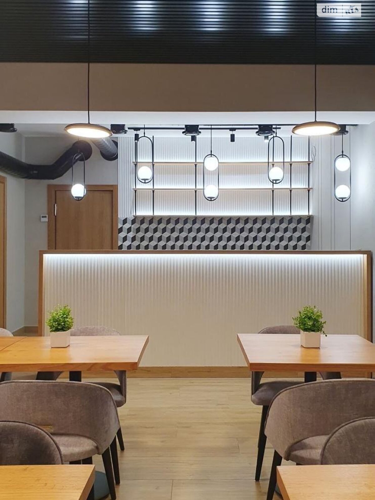 Коммерческое помещение в Буковеле, Вишни урочище, цена продажи: 1 350 000 долларов за объект фото 1