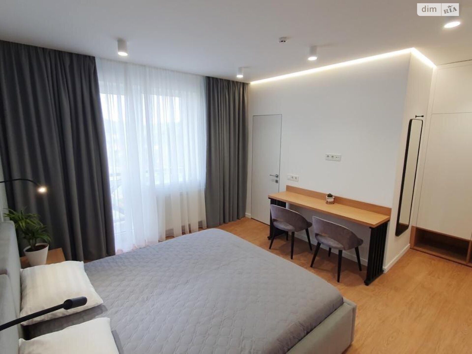 Коммерческое помещение в Буковеле, Вишни урочище, цена продажи: 1 350 000 долларов за объект фото 1