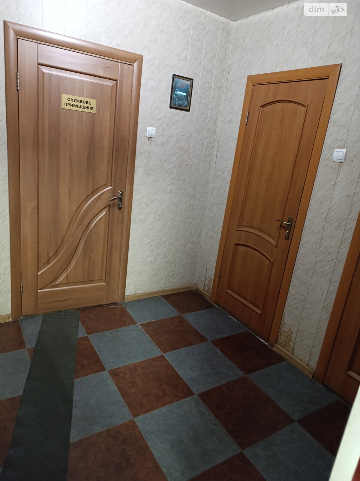 Комерційне приміщення в Черкасах, продаж по Сурикова вулиця 4, район Придніпровський, ціна: 300 000 доларів за об’єкт фото 1 Комерційне приміщення в Черкасах, продаж по Сурикова вулиця 4, район Придніпровський, ціна: 300 000 доларів за об’єкт фото 1