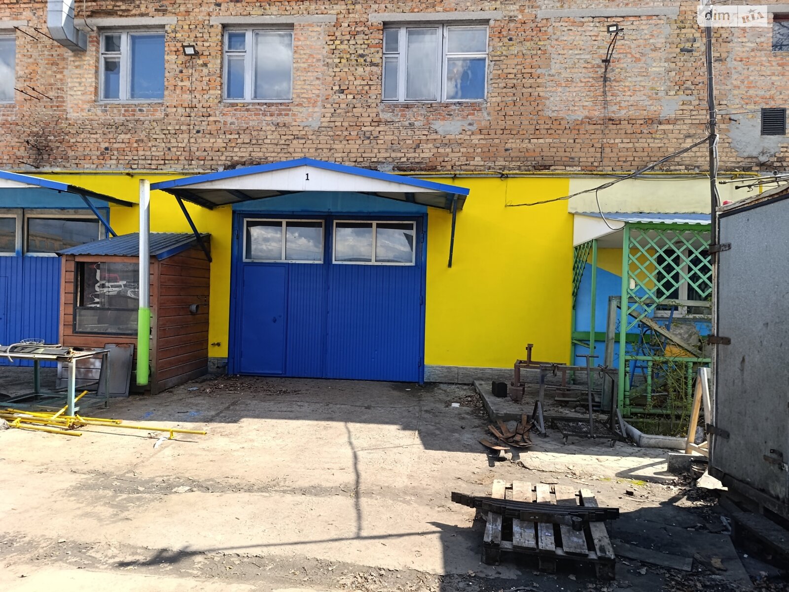 Комерційне приміщення в Черкасах, продаж по Сурикова вулиця 4, район Придніпровський, ціна: 300 000 доларів за об’єкт фото 1 Комерційне приміщення в Черкасах, продаж по Сурикова вулиця 4, район Придніпровський, ціна: 300 000 доларів за об’єкт фото 1