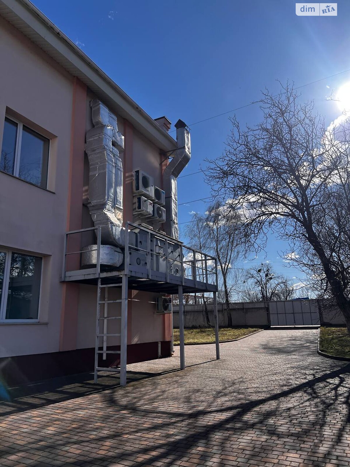Коммерческое помещение в Черкассах, продажа по Леси Украинки улица 6/2, район Сосновский, цена: 760 000 долларов за объект фото 1 Коммерческое помещение в Черкассах, продажа по Леси Украинки улица 6/2, район Сосновский, цена: 760 000 долларов за объект фото 1