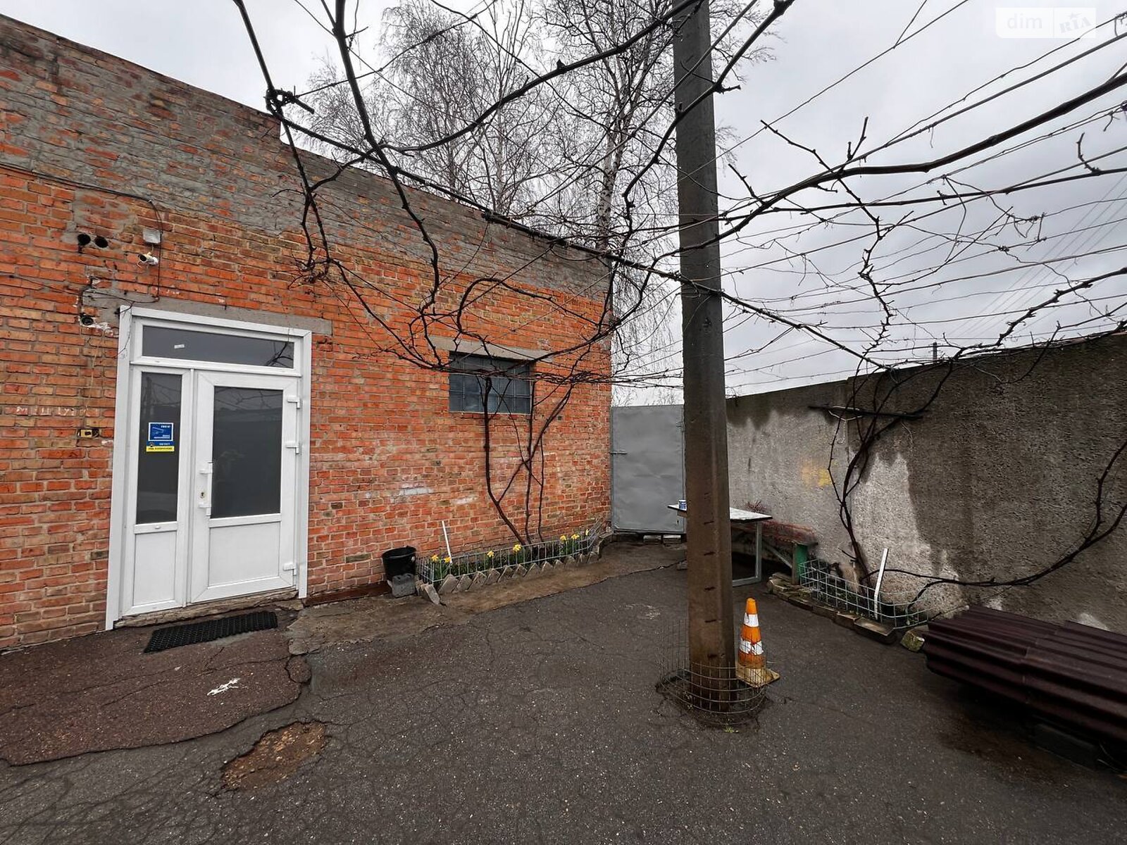 Коммерческое помещение в Черкассах, продажа по Зализняка Максима улица 138, район Сосновский, цена: 300 000 долларов за объект фото 1 Коммерческое помещение в Черкассах, продажа по Зализняка Максима улица 138, район Сосновский, цена: 300 000 долларов за объект фото 1