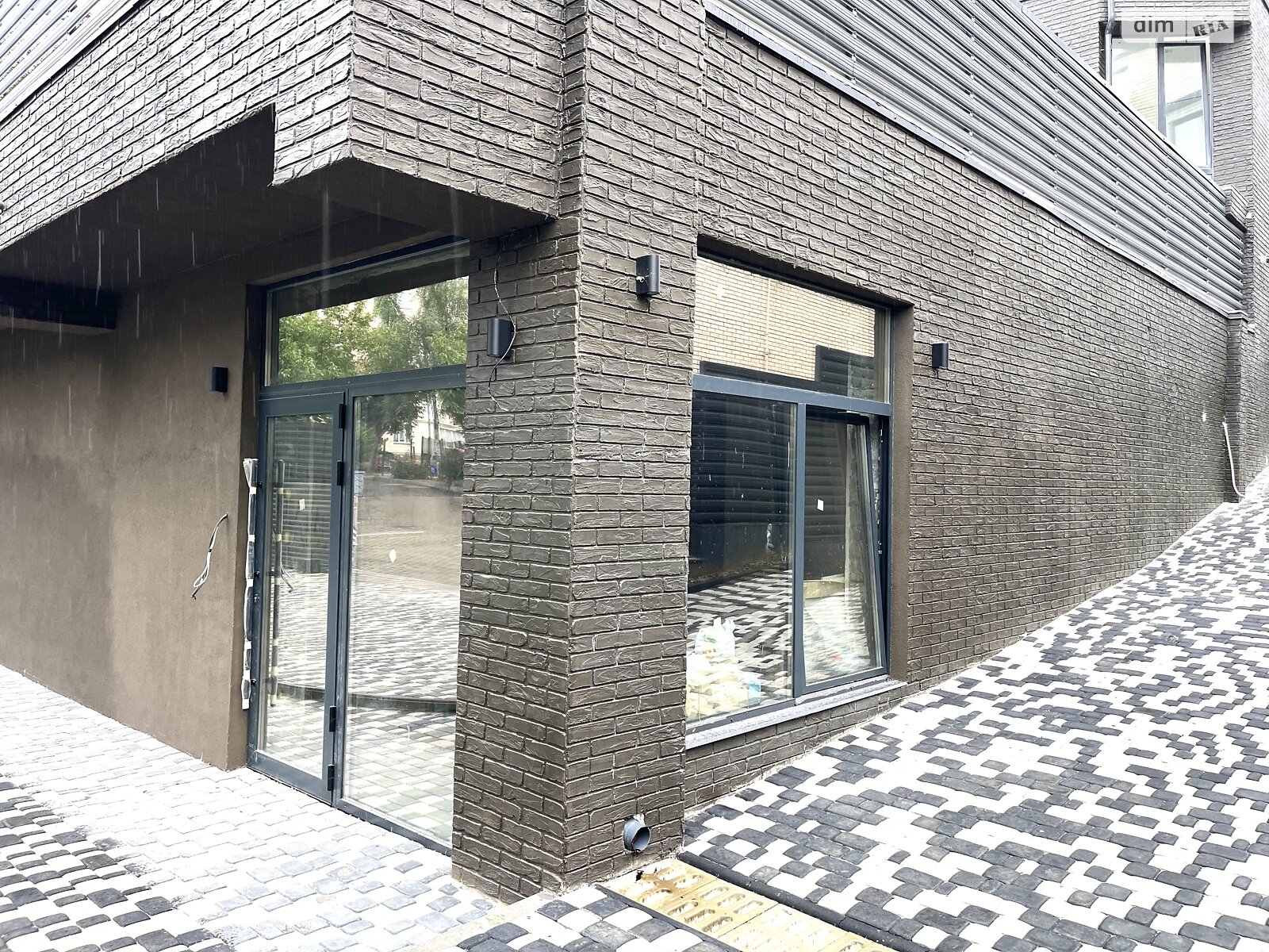 Комерційне приміщення в Чернівцях, продаж по Дмитра Ковальова (Мініна Кузьми) вулиця, район Героїв Майдану, ціна: 67 000 доларів за об’єкт фото 1