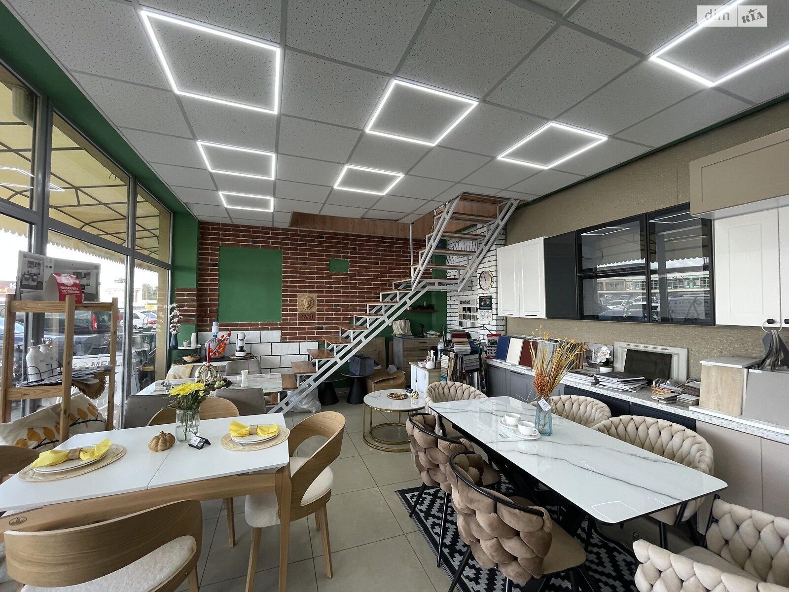 Коммерческое помещение в Черновцах, продажа по Калиновская улица 13В, район Хотинский, цена: 185 000 долларов за объект фото 1 Коммерческое помещение в Черновцах, продажа по Калиновская улица 13В, район Хотинский, цена: 185 000 долларов за объект фото 1