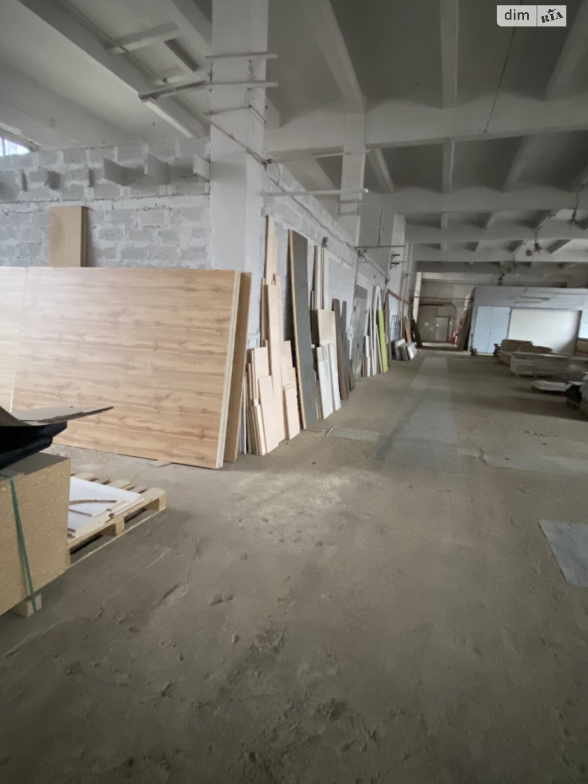 Коммерческое помещение в Черновцах, продажа по Донбасская улица 1Г, район Первомайский, цена: 400 000 долларов за объект фото 1 Коммерческое помещение в Черновцах, продажа по Донбасская улица 1Г, район Первомайский, цена: 400 000 долларов за объект фото 1