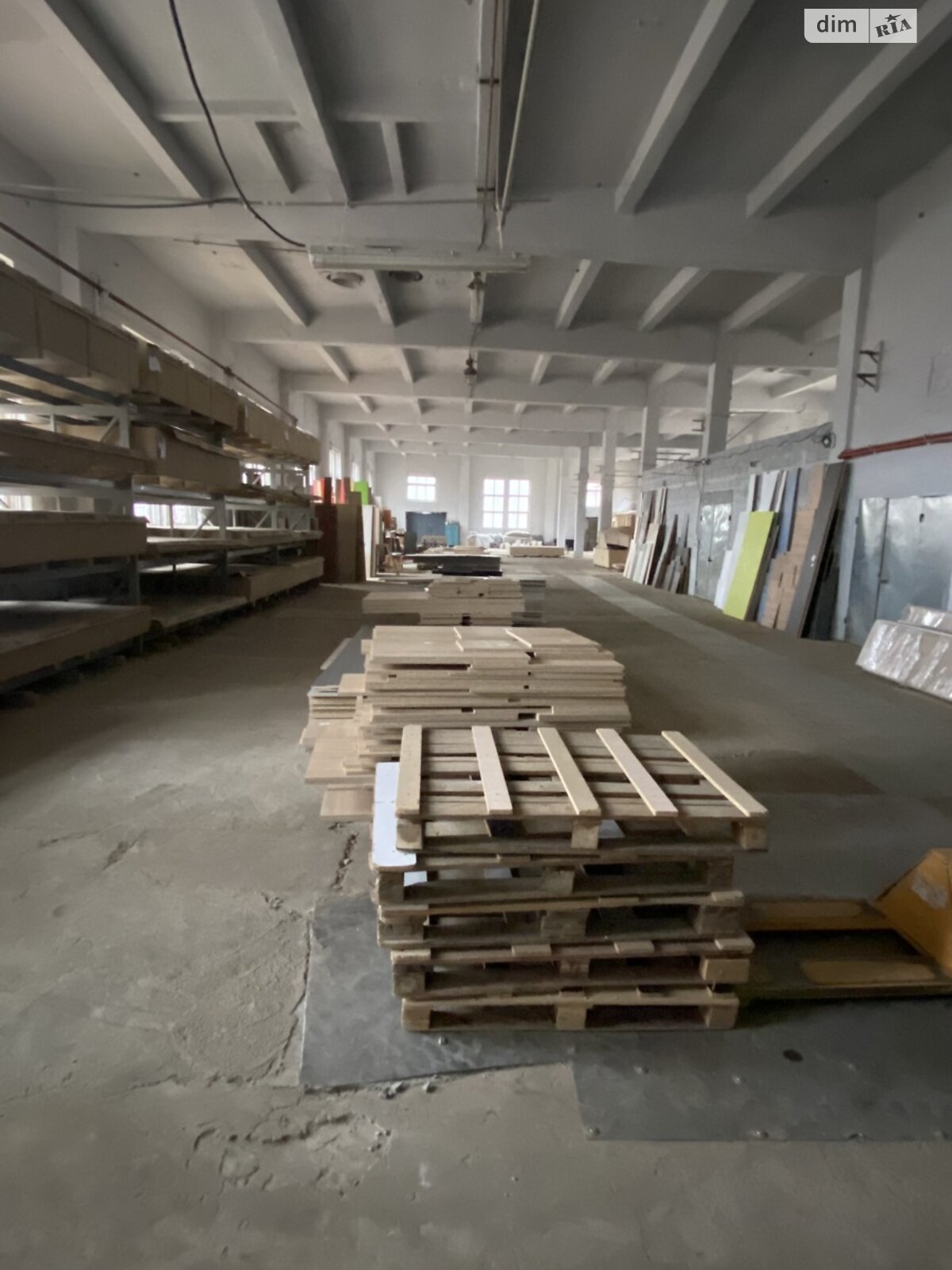 Коммерческое помещение в Черновцах, продажа по Донбасская улица 1Г, район Первомайский, цена: 400 000 долларов за объект фото 1 Коммерческое помещение в Черновцах, продажа по Донбасская улица 1Г, район Первомайский, цена: 400 000 долларов за объект фото 1