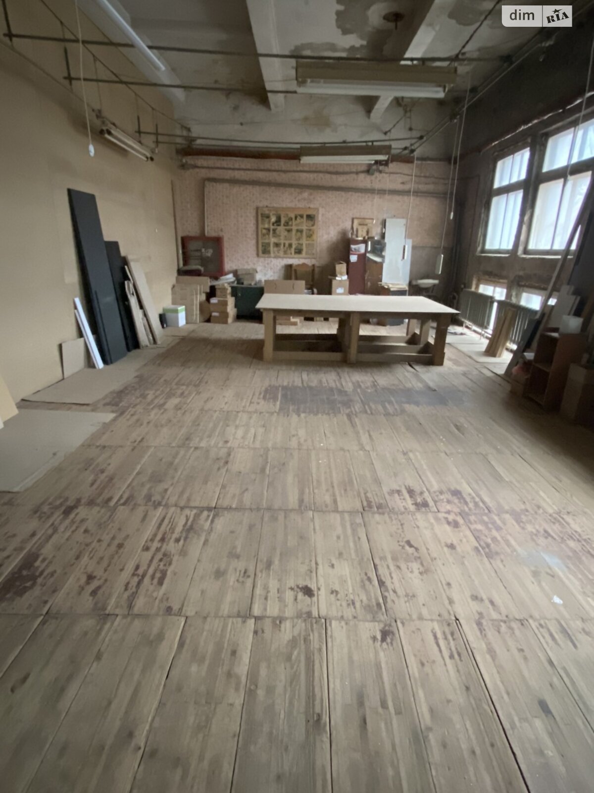 Коммерческое помещение в Черновцах, продажа по Донбасская улица 1Г, район Первомайский, цена: 400 000 долларов за объект фото 1 Коммерческое помещение в Черновцах, продажа по Донбасская улица 1Г, район Первомайский, цена: 400 000 долларов за объект фото 1