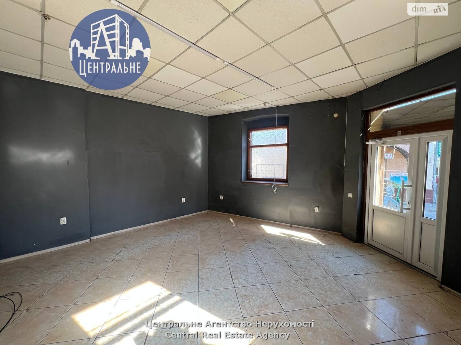 Коммерческое помещение в Черновцах, продажа по Сагайдачного Петра гетмана улица, район Первомайский, цена: 65 000 долларов за объект фото 1 Коммерческое помещение в Черновцах, продажа по Сагайдачного Петра гетмана улица, район Первомайский, цена: 65 000 долларов за объект фото 1