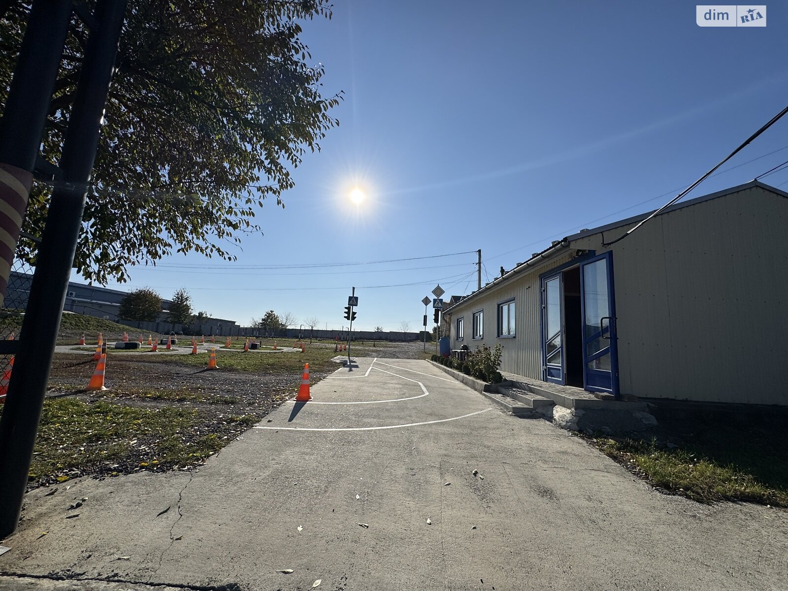 Комерційне приміщення в Чернівцях, продаж по Лесина Василя вулиця 33, район Першотравневий, ціна: 200 000 доларів за об’єкт фото 1