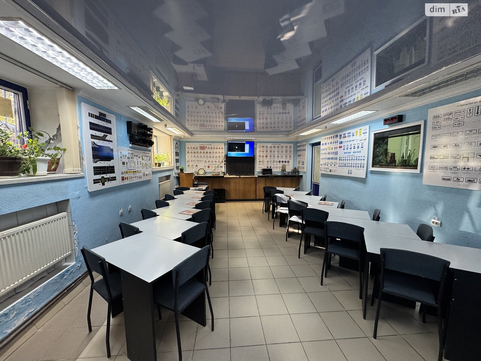 Комерційне приміщення в Чернівцях, продаж по Лесина Василя вулиця 33, район Першотравневий, ціна: 200 000 доларів за об’єкт фото 1