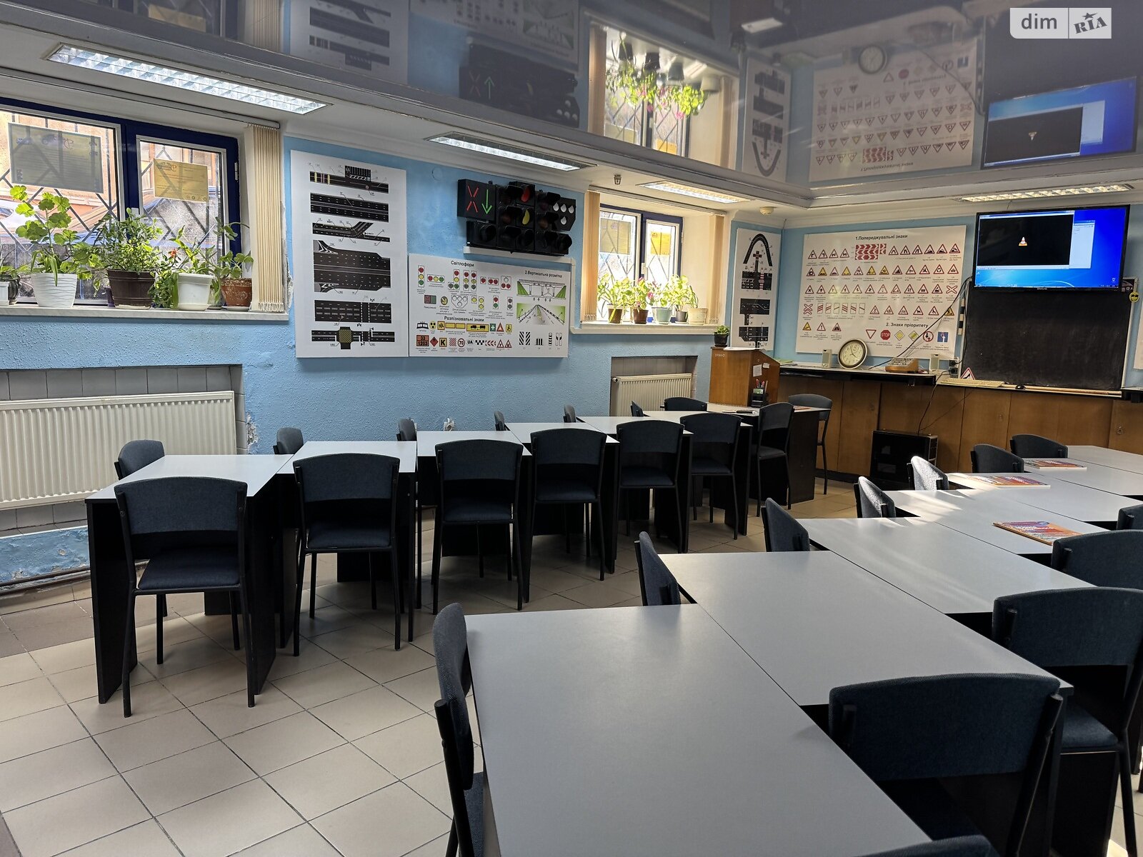 Комерційне приміщення в Чернівцях, продаж по Лесина Василя вулиця 33, район Першотравневий, ціна: 200 000 доларів за об’єкт фото 1