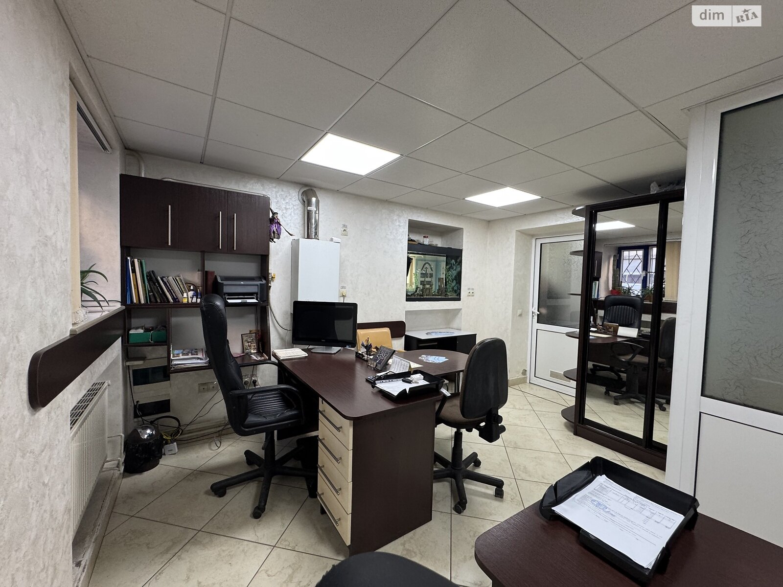 Комерційне приміщення в Чернівцях, продаж по Лесина Василя вулиця 33, район Першотравневий, ціна: 200 000 доларів за об’єкт фото 1