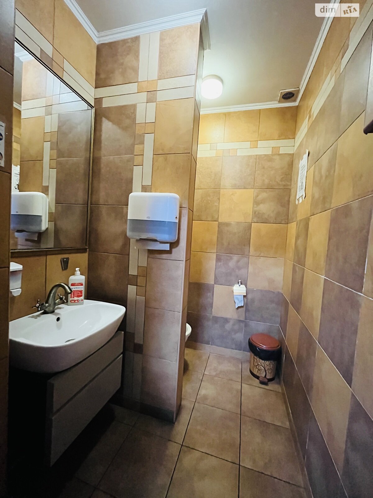 Комерційне приміщення в Чернівцях, продаж по Петровича Якоба вулиця 20, район Першотравневий, ціна: 110 000 доларів за об’єкт фото 1 Комерційне приміщення в Чернівцях, продаж по Петровича Якоба вулиця 20, район Першотравневий, ціна: 110 000 доларів за об’єкт фото 1