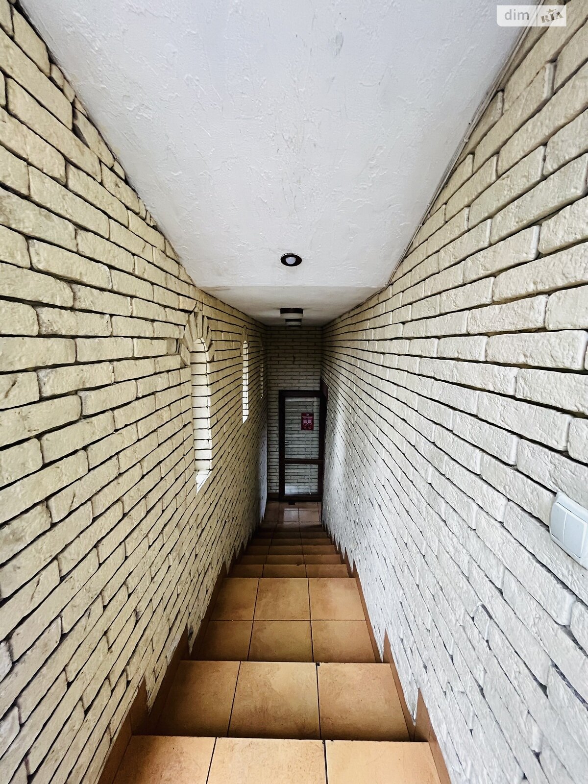 Комерційне приміщення в Чернівцях, продаж по Петровича Якоба вулиця 20, район Першотравневий, ціна: 110 000 доларів за об’єкт фото 1 Комерційне приміщення в Чернівцях, продаж по Петровича Якоба вулиця 20, район Першотравневий, ціна: 110 000 доларів за об’єкт фото 1