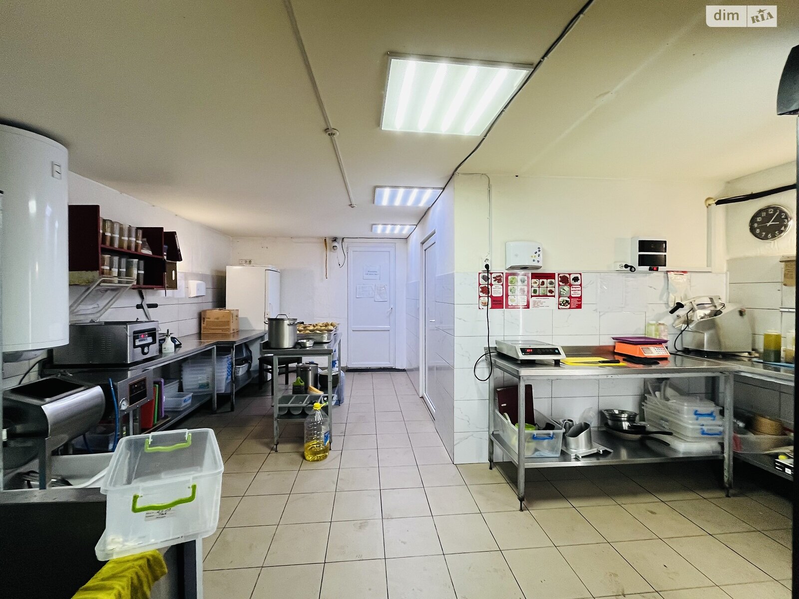 Комерційне приміщення в Чернівцях, продаж по Петровича Якоба вулиця 20, район Першотравневий, ціна: 110 000 доларів за об’єкт фото 1 Комерційне приміщення в Чернівцях, продаж по Петровича Якоба вулиця 20, район Першотравневий, ціна: 110 000 доларів за об’єкт фото 1