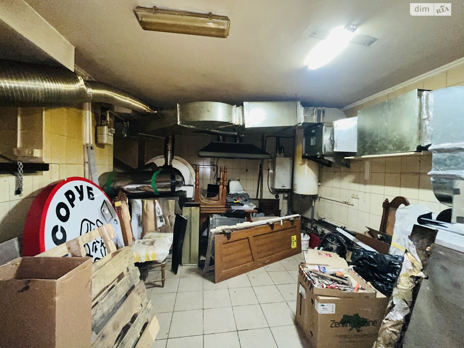 Комерційне приміщення в Чернівцях, продаж по Петровича Якоба вулиця 20, район Першотравневий, ціна: 110 000 доларів за об’єкт фото 1 Комерційне приміщення в Чернівцях, продаж по Петровича Якоба вулиця 20, район Першотравневий, ціна: 110 000 доларів за об’єкт фото 1