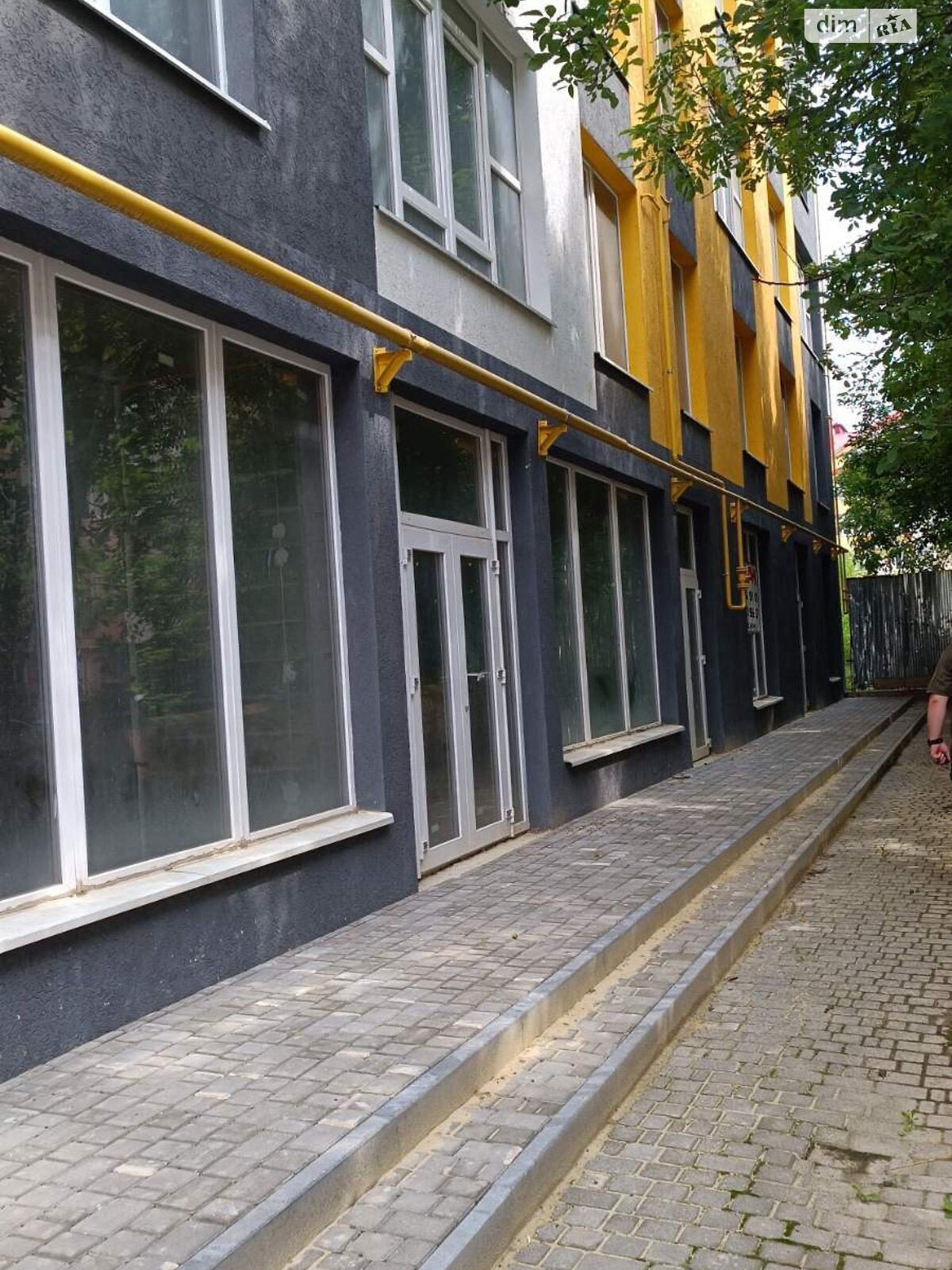 Коммерческое помещение в Черновцах, продажа по Русская улица, район Первомайский, цена: 92 500 долларов за объект фото 1 Коммерческое помещение в Черновцах, продажа по Русская улица, район Первомайский, цена: 92 500 долларов за объект фото 1