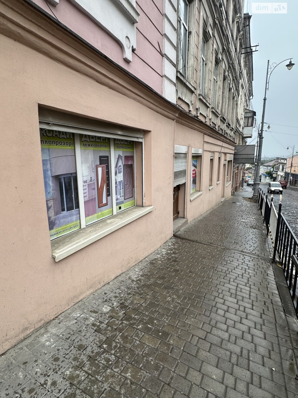 Комерційне приміщення в Чернівцях, продаж по Хмельницького Богдана вулиця, район Першотравневий, ціна: 55 000 доларів за об’єкт фото 1 Комерційне приміщення в Чернівцях, продаж по Хмельницького Богдана вулиця, район Першотравневий, ціна: 55 000 доларів за об’єкт фото 1