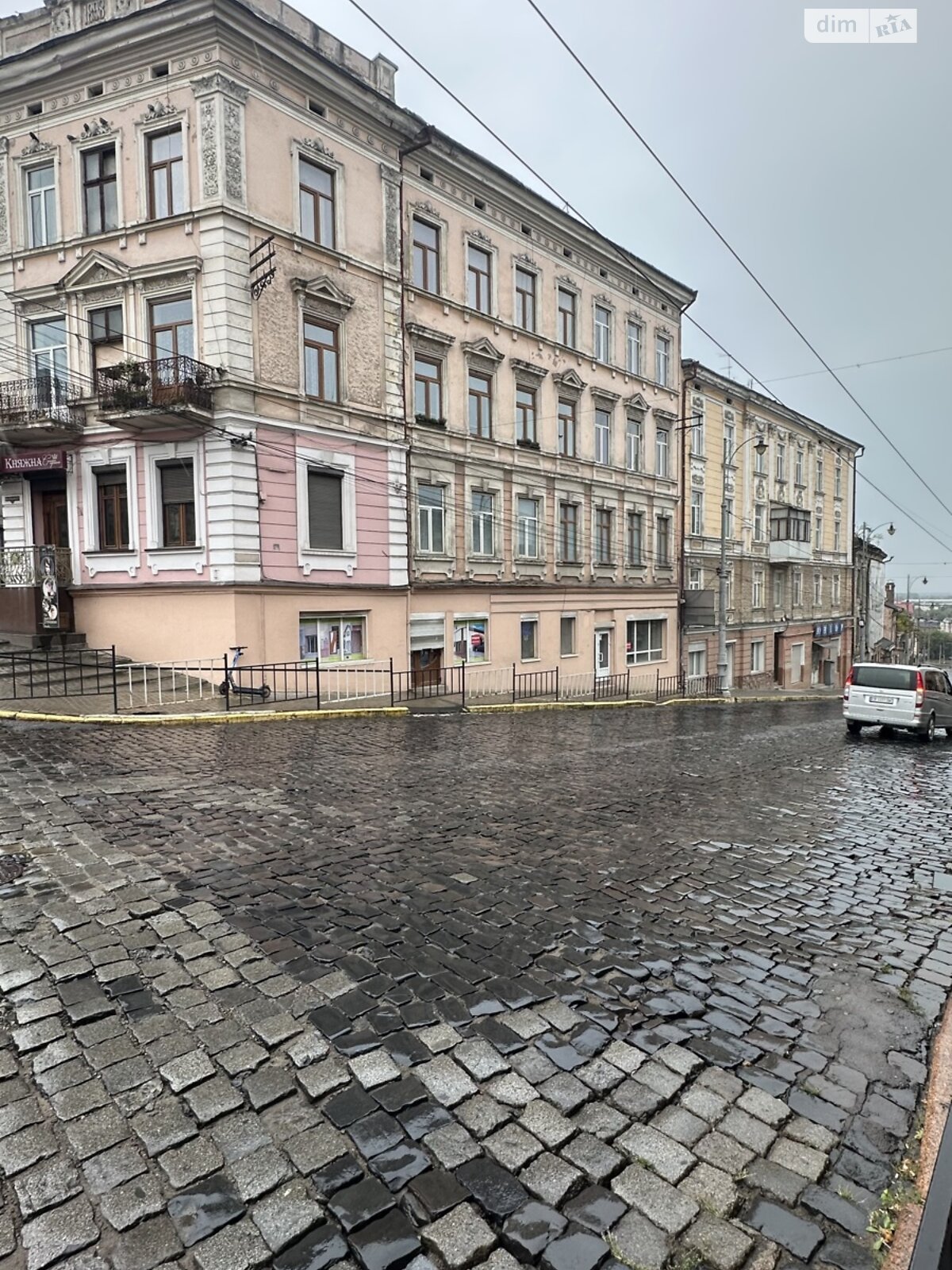 Комерційне приміщення в Чернівцях, продаж по Хмельницького Богдана вулиця, район Першотравневий, ціна: 55 000 доларів за об’єкт фото 1 Комерційне приміщення в Чернівцях, продаж по Хмельницького Богдана вулиця, район Першотравневий, ціна: 55 000 доларів за об’єкт фото 1